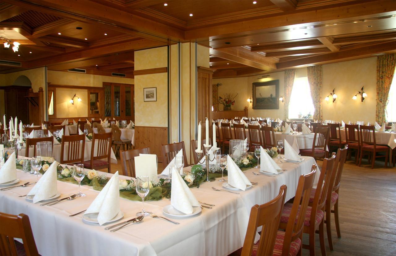 Gasthaus Zur Linde Hotel Hohenpolding Exterior photo
